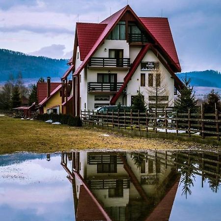 Pensiunea Perla Neamtului Minastirea Neamt Dış mekan fotoğraf
